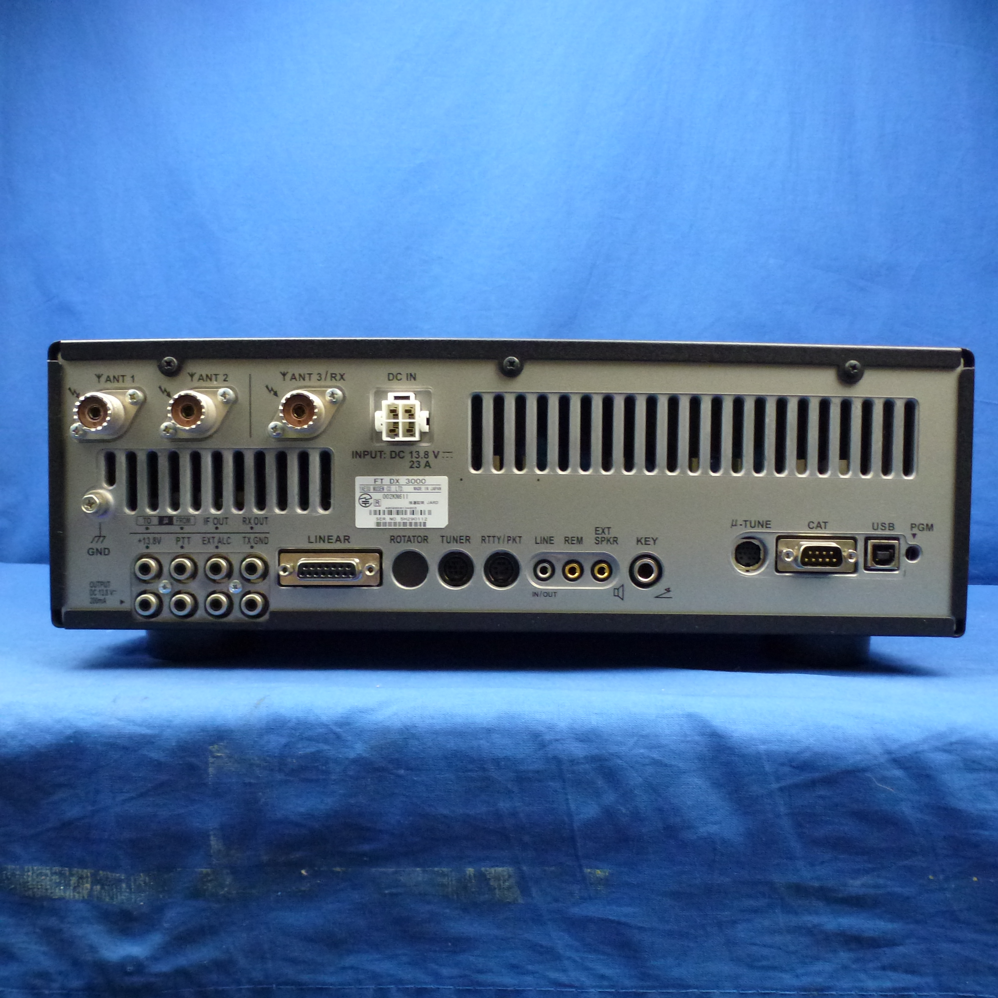 中古品】FTDX3000 （FTDX3000) 程度【C】附属品【箱/電源ケーブル