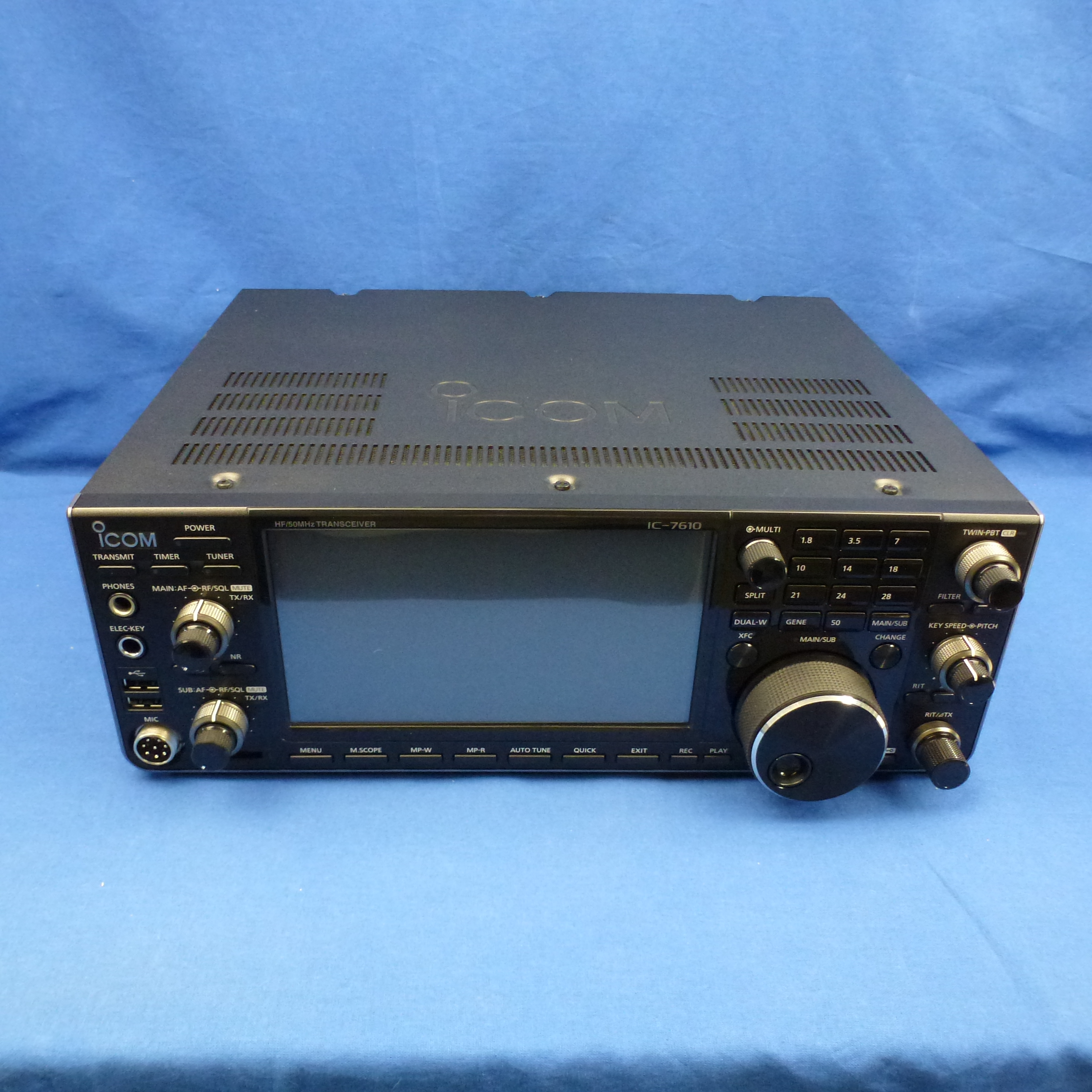 中古品】IC-7610 （IC7610) 程度【C】附属品【箱/電源ケーブル/マイク