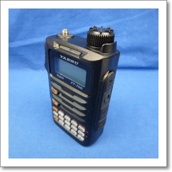 中古品】FT-70D （FT70D) 程度【C】附属品【箱/充電器/バッテリー